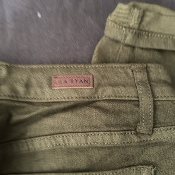 5/$20 Lila Ryan size 28P cropped rolled hem skinny jeans, color Fern, NWT - Picture 5 of 6